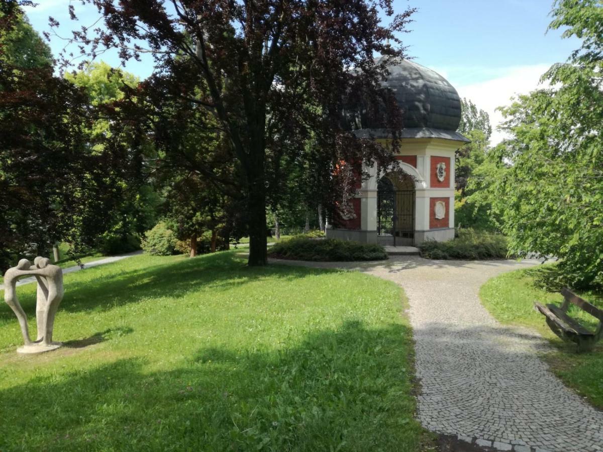 Apartman U Horynu - Sadova Ческа-Тржебова Екстер'єр фото